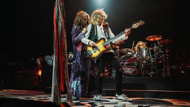 Pita Suara Steven Tyler Berdarah & Rusak, Bagaimana Nasib Aerosmith?