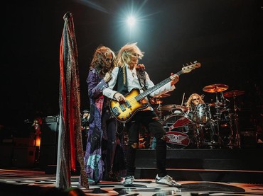 Pita Suara Steven Tyler Berdarah & Rusak, Bagaimana Nasib Aerosmith?