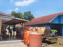 Air Sumurnya Tercampur BBM, Bagaimana Penghuni Rumah di Gunung Sindur Mandi-Masak?