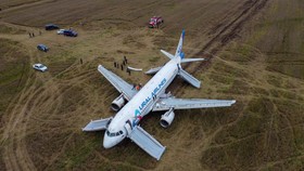FOTO: Momen Airbus A320 Rusia Mendarat Darurat di Siberia