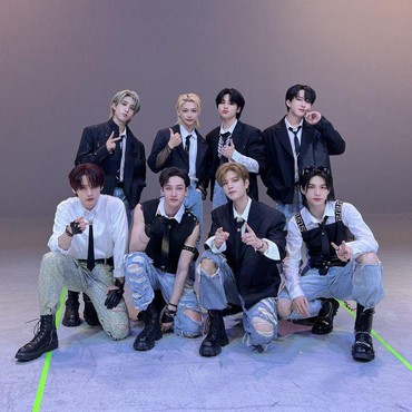 Bawa Pulang Piala MTV VMA 2023, Stray Kids Beri Pesan Ini ke Fans