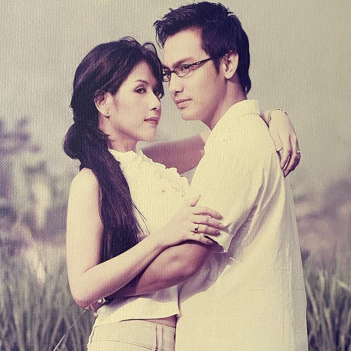 <p>Potret tersebut ia bagikan dalam momen merayakan hari ulang tahun pernikahan alias <em>wedding anniversary</em>&nbsp;yang ke-20. (Foto: Instagram @gunawan_sudrajat_real)<br /><br /><br /></p>