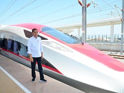 Ditanya Rencana Kereta Cepat Diperpanjang ke Surabaya, Jokowi Jawab Begini