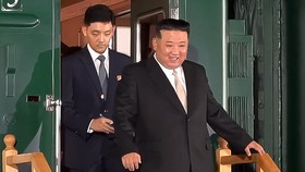 Deret Kebiasaan 'Nyeleneh' Kim Jong Un saat Bepergian ke Luar Negeri