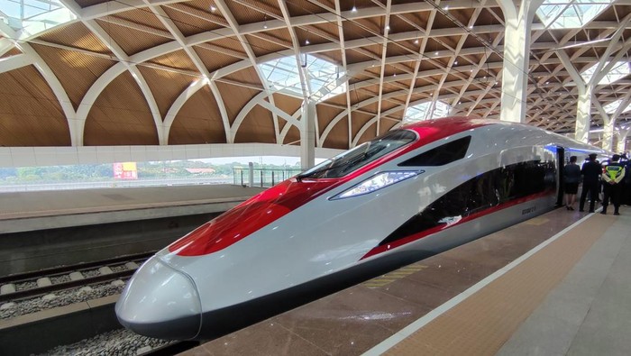 Hanya 40 Menit, Ini Harga Tiket Kereta Cepat dari Jakarta ke Bandung