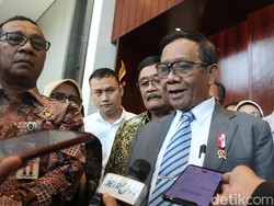 Jawaban Santai Mahfud Md Disebut Hasto Bacawapres Lurus Tegak