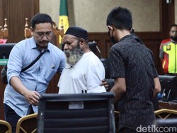 Jaksa Tuntut Hak Politik Lukas Enembe Dicabut Selama 5 Tahun