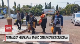 VIDEO: Tersangka Kebakaran Bromo Diserahkan ke Kejaksaan