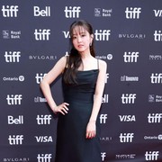 5 Potret Menawan Park Bo Young Saat Menghadiri Toronto International Film Festival 2023