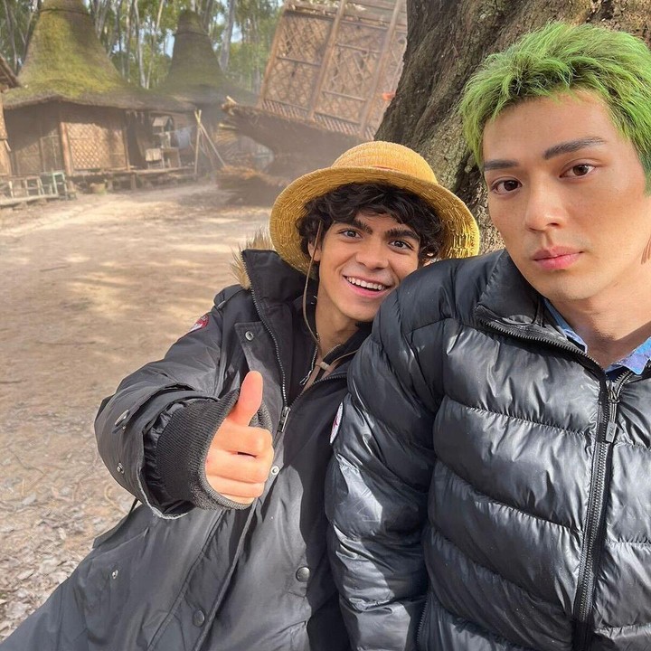 <p>Netizen tampaknya jatuh hati pada aktor Mackenyu Arata yang berperan sebagai Roronoa Zoro. Ini karena pria berusia 26 tahun tersebut terlihat tampan dan menarik dengan rambut hijaunya. "Gnteng bgt zoro ampunnnnnn," ujar akun @mama****. (Foto: Instagram @netflixid)<br /><br /><br /></p>
