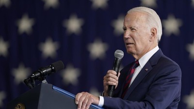 Presiden Joe Biden berbicara di Pangkalan Gabungan Elmendorf-Richardson untuk memperingati peringatan serangan teroris 11 September, Senin, 11 September 2023, di Anchorage, Alaska. (AP Photo/Evan Vucci)