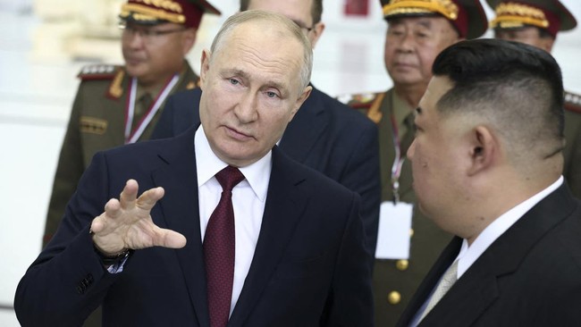 Presiden Rusia Vladimir Putin disebut meyakini bahwa Perang Dunia 3 saat ini tengah berlangsung.