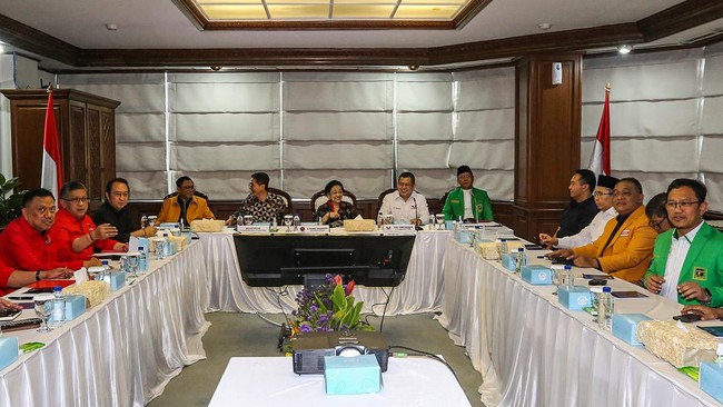 Ketua Umum PDIP Megawati Soekarnoputri dan tiga ketua umum partai poltik pengusung Ganjar-Mahfud akan menggelar rapat bersama Tim Pemenangan Nasional (TPN).