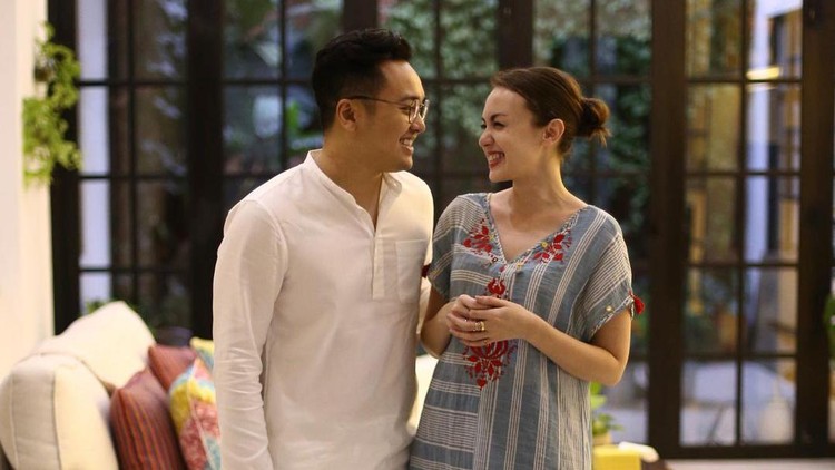 Rianti Cartwright dan Cassanova Alfonso Rianti Cartwright dan Cassanova Alfonso