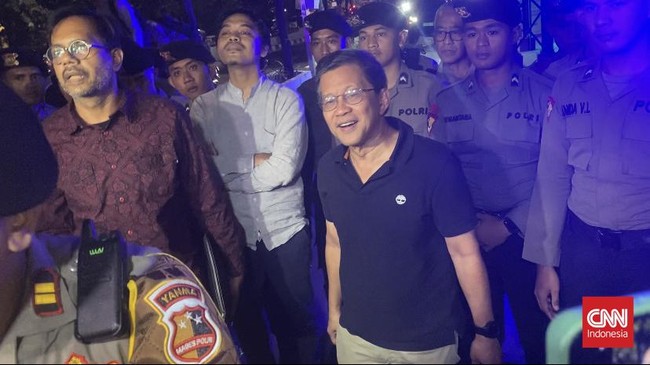 Bareskrim Polri membeberkan sejumlah pertanyaan yang dilayangkan terhadap akademisi Rocky Gerung terkait kasus dugaan penyebaran hoaks.