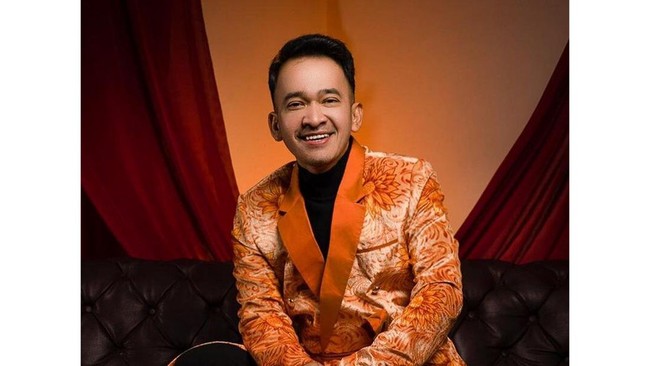 Selebriti dan pebisnis Ruben Onsu memecahkan rekor pada puncak kampanye Shopee 9.9 Super Shopping Day dengan raihan omzet mencapai Rp16 miliar, Sabtu (9/9).