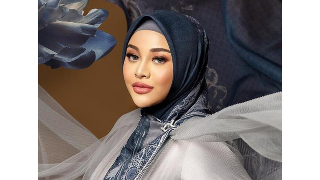 Aktris dan Pebisnis kenamaan asal Indonesia, Aurel Hermansyah, sukses meraup jumlah penjualan yang menggemparkan saat memandu sesi live shopping di Shopee Live