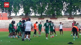VIDEO: Hindari Denda, Persebaya Daftarkan Pelatih Barunya ke PT LIB