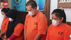 VIDEO: Polisi Gerebek Lokasi Pesta Seks, Pasutri Ditangkap