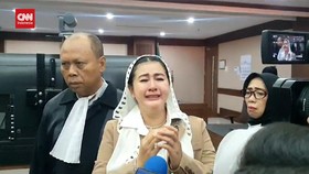 VIDEO: Tangis Wanita Emas, Klaim Tak Bersalah Usai Divonis 5 Tahun Bui