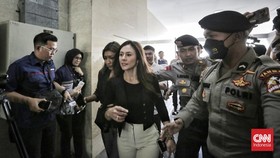 FOTO: Wulan Guritno Penuhi Panggilan Polisi soal Promosi Judi Online