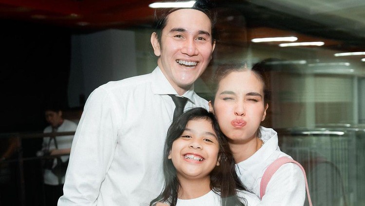 Anak Vino G Bastian