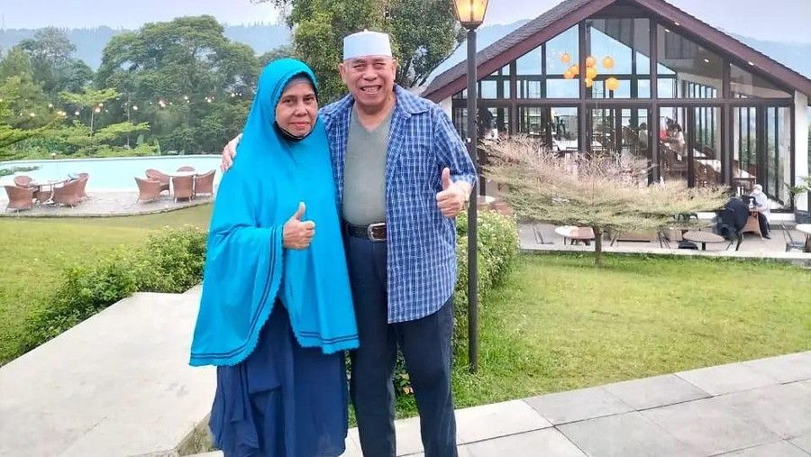 Latief Sitepu dan istri