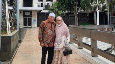 img-title Meninggal Dunia, Istri Latief Sitepu Disebut Bagaikan Nyawa Kedua Sang Aktor