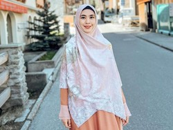 Oki Setiana Dewi Rela LDR dengan Suami untuk Lanjutkan Pendidikan di Mesir