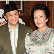 6 Pemimpin Negara Ini Terkenal Bucin Banget sama Istrinya, Ada yang Sampai Dibuatkan Monumen