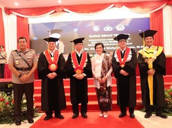 Anggota Kompolnas Albertus Wahyurudhanto Dikukuhkan Jadi Guru Besar STIK