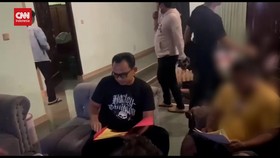 VIDEO: Polisi Rilis Detik-Detik Penangkapan Tersangka Film Porno
