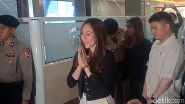 Respons Wulan Guritno Saat Ditanya Motif Promosi Situs Judi Online
