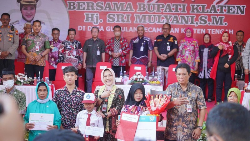 Kegiatan sambang warga yang diinisiasi Bupati Klaten hampir di setiap pekan banyak dimanfaatkan masyarakat untuk mengakses layanan yang disediakan Pemkab Klaten