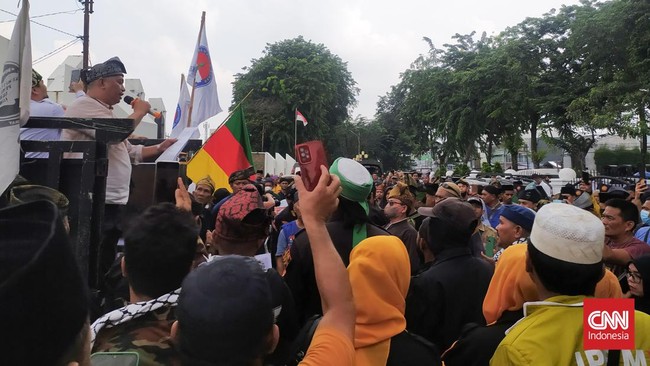Hari ini aksi solidaritas Rempang digelar di sejumlah kota dari mulai solidaritas Melayu di Medan dan Jambi, hingga doa bersama di Gedung Muhammadiyah Jakarta.