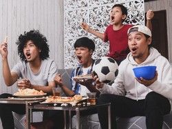 Fans Bola Merapat! Ini 4 Tips Nonton Bola Anti Ribet dan Tanpa Drama
