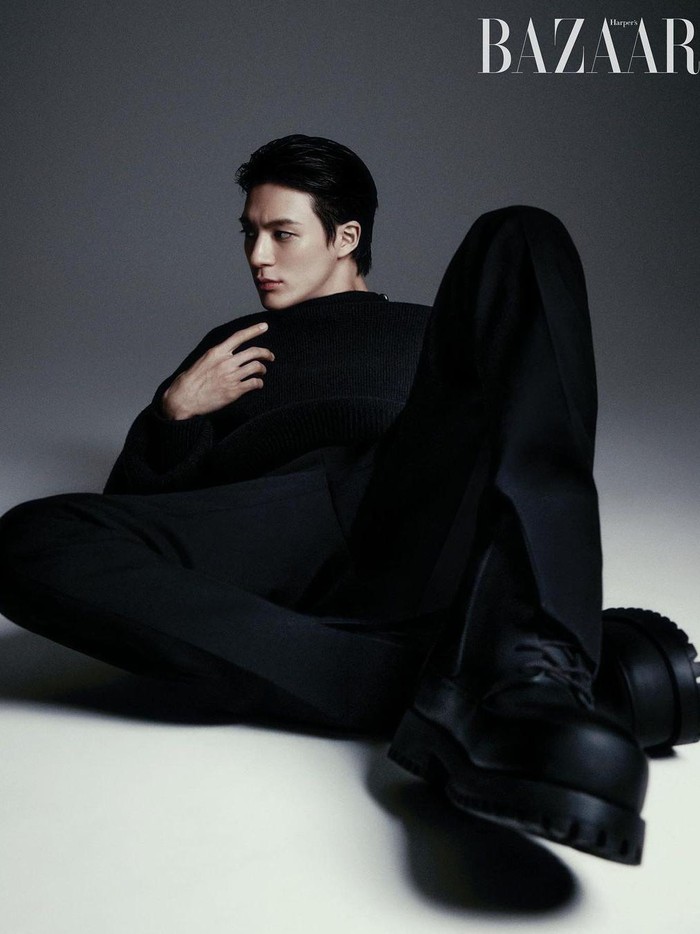 Outfit-outfit yang dikenakan Jeno sendiri merupakan koleksi dari Ferragamo 2023 F/W Collection./ Foto: instagram.com/nct