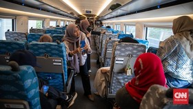 Komparasi Biaya Naik Kereta Cepat dan Mobil Pribadi ke Bandung
