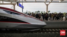Daftar Masalah Whoosh di Tengah Rencana Kereta Cepat Jakarta-Surabaya