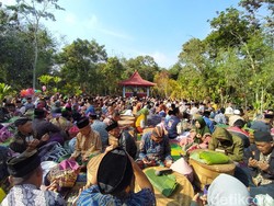 Berjubel! Warga Ngropoh Temanggung Nyadran di Makam Pangeran Donorojo