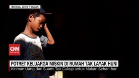VIDEO: Potret Keluarga Miskin di Rumah Tak Layak Huni