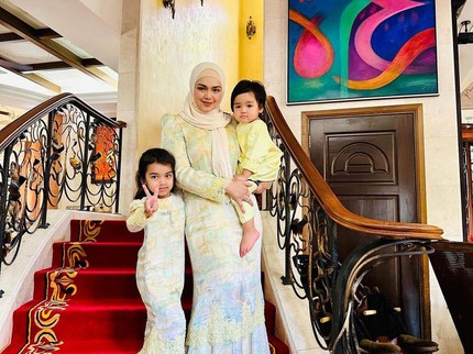 7 Potret Siti Nurhaliza dan Dua Anaknya yang Menggemaskan