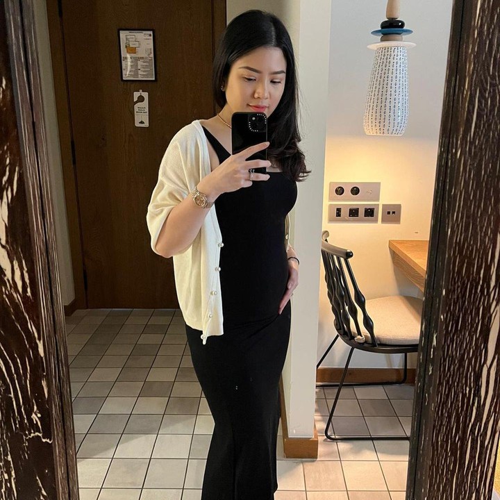 <p>Memasuki usia kehamilan minggu ke-22, pesona Valencia Tanoesoedibjo tampak semakin terpancar, nih. Ia mengunggah potret <em>baby bump</em> ketika sedang babymoon di Prancis. (Foto: Instagram @valenciatanoe)</p>