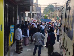 Kapel Jemaat GBI Cinere Bellevue di Gandul Depok Didatangi Puluhan Warga