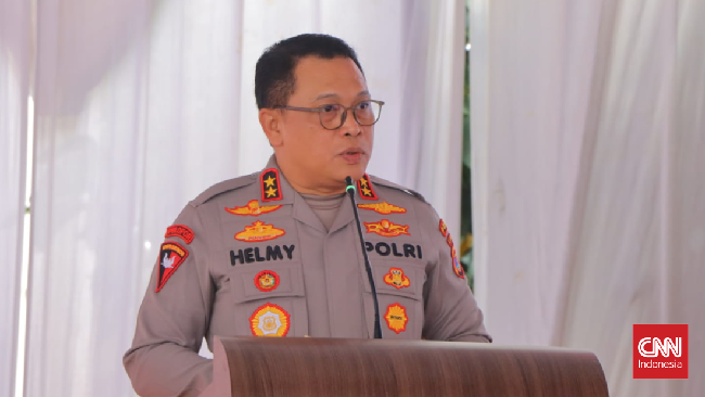 Kapolda Lampung Irjen Pol Helmy Santika meminta bukti dari rumor anak buahnya menerima setoran sabung ayam di Way Kanan.
