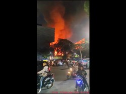Museum Nasional Kebakaran! Api dan Asap Merah Membubung Tinggi