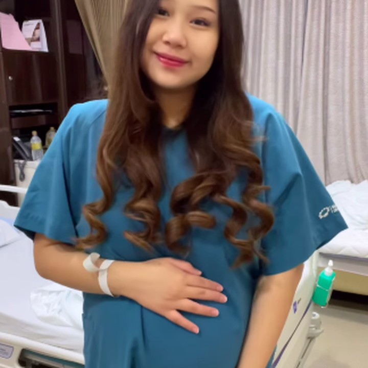 <p>Sisca Kohl mengumumkan kehamilan pertamanya dan sang suami, Jess No Limit, pada awal Mei 2023. Pada 8 September 2023, Sisca melahirkan anak berjenis kelamin perempuan yang diberi nama Sophia Eleanor Justin. (Foto: Instagram @siscakohl)</p>