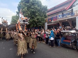 Pesta Rakyat Simpedes Purwokerto Sajikan Atraksi Marching Band-Kentongan