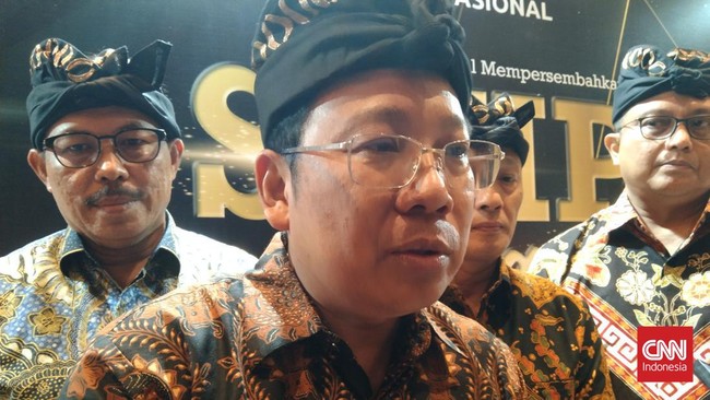 Plt Menteri Pertanian Arief Prasetyo Adi akan menyerahkan nama plt sekretaris jenderal Kementan ke Istana Negara pada Senin (9/10).