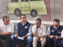 Anies Dicurhati soal Aplikasi Online oleh Sopir di Terminal Baranangsiang